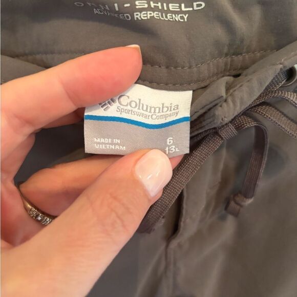 Columbia Gray Bermuda Shorts 13”’ Length size 6 - Picture 4 of 5